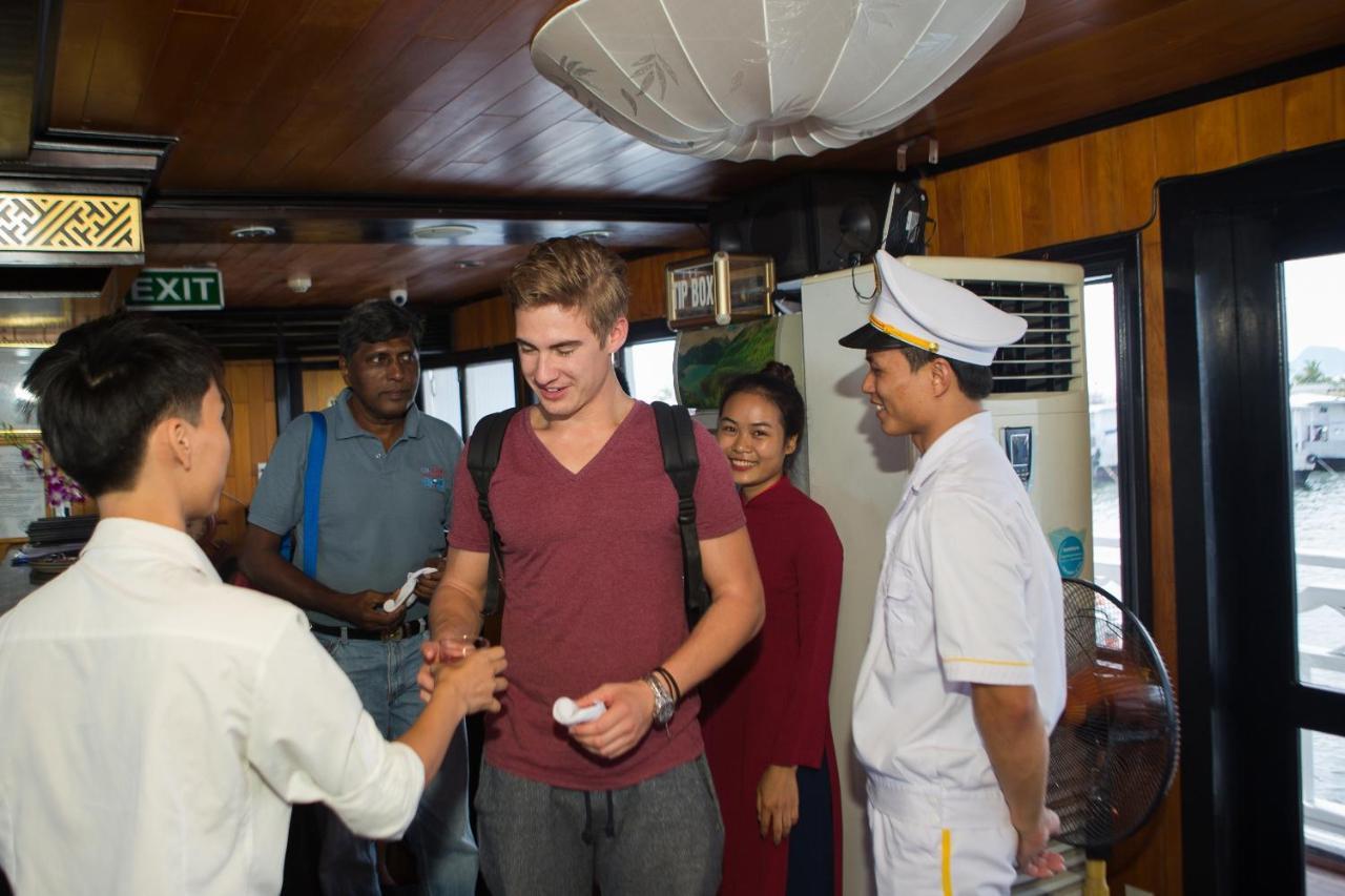 Syrena Cruises Hotel Ha Long Bagian luar foto