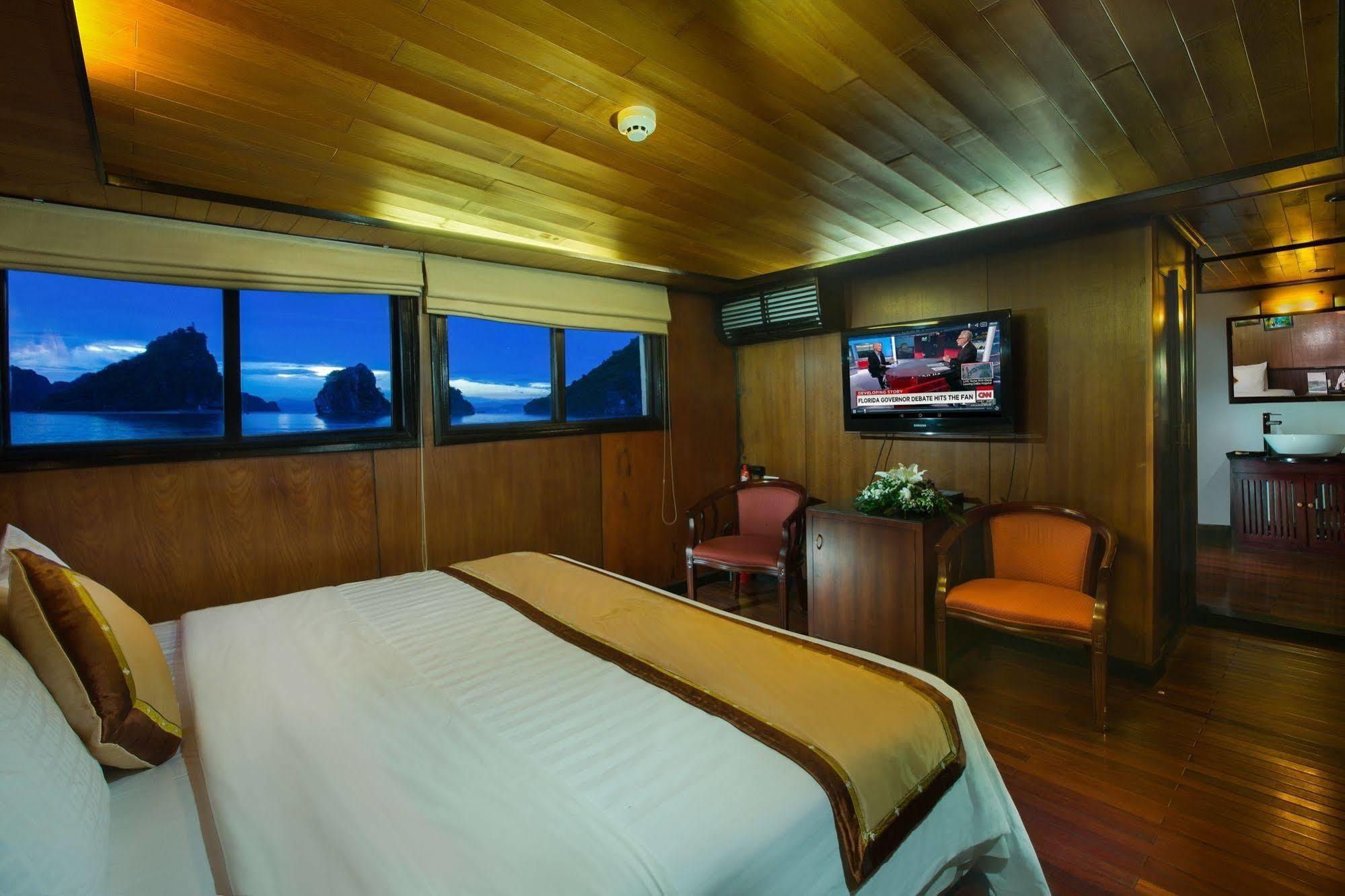 Syrena Cruises Hotel Ha Long Bagian luar foto