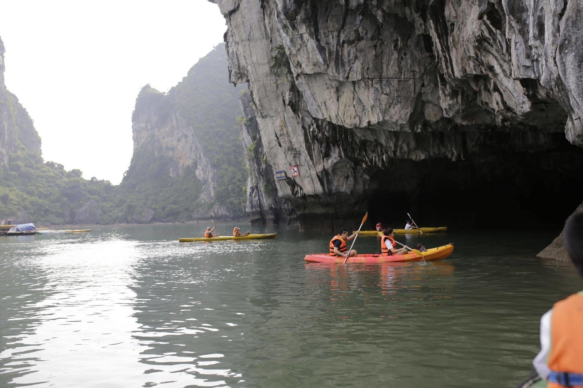 Syrena Cruises Hotel Ha Long Bagian luar foto
